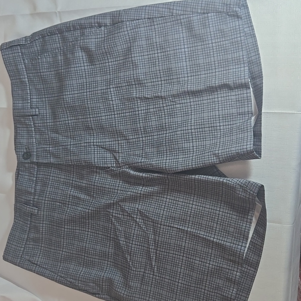PGA Tour Men's Black and Gray Patterned Pocket Shorts Size 36